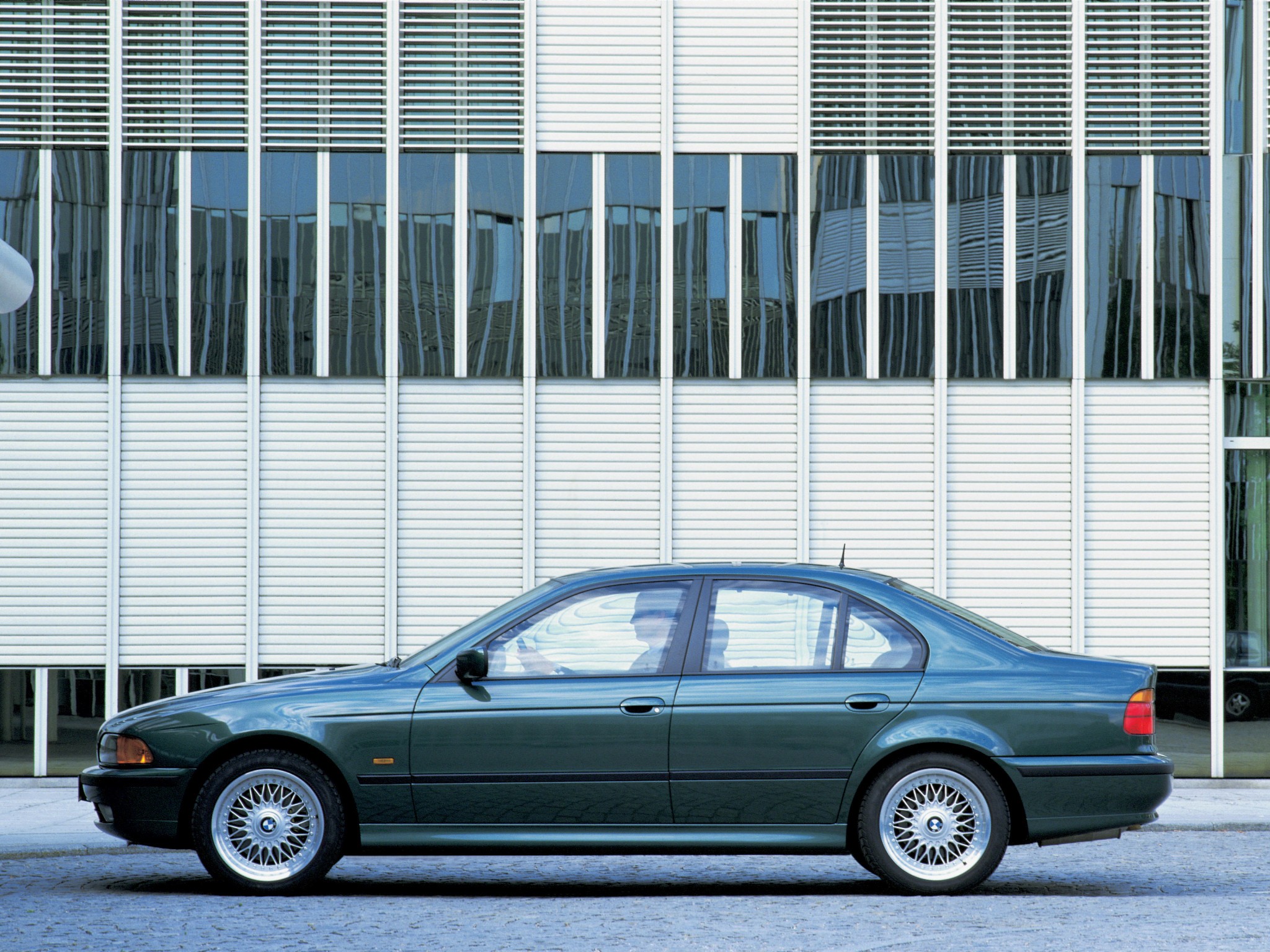 Bmw 5 Series Sedan photo 58