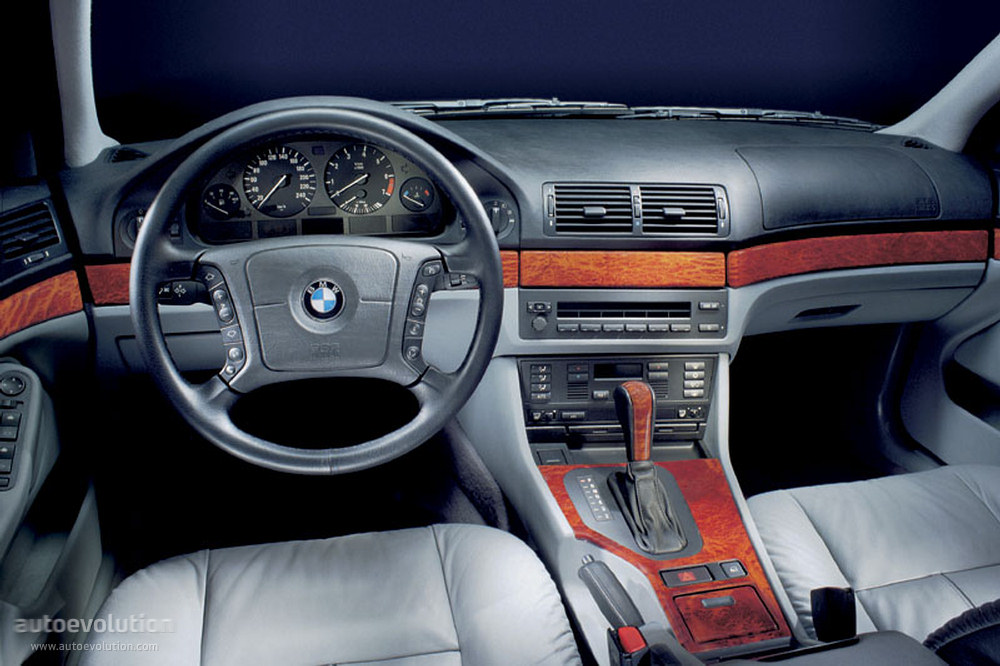 Bmw 5 Series Sedan photo 65