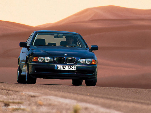 Bmw 5 Series Sedan foto 4