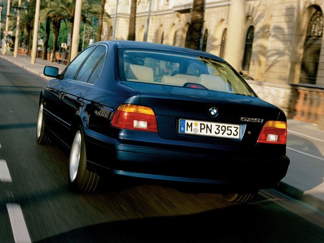 Bmw 5 Series Sedan Foto 22