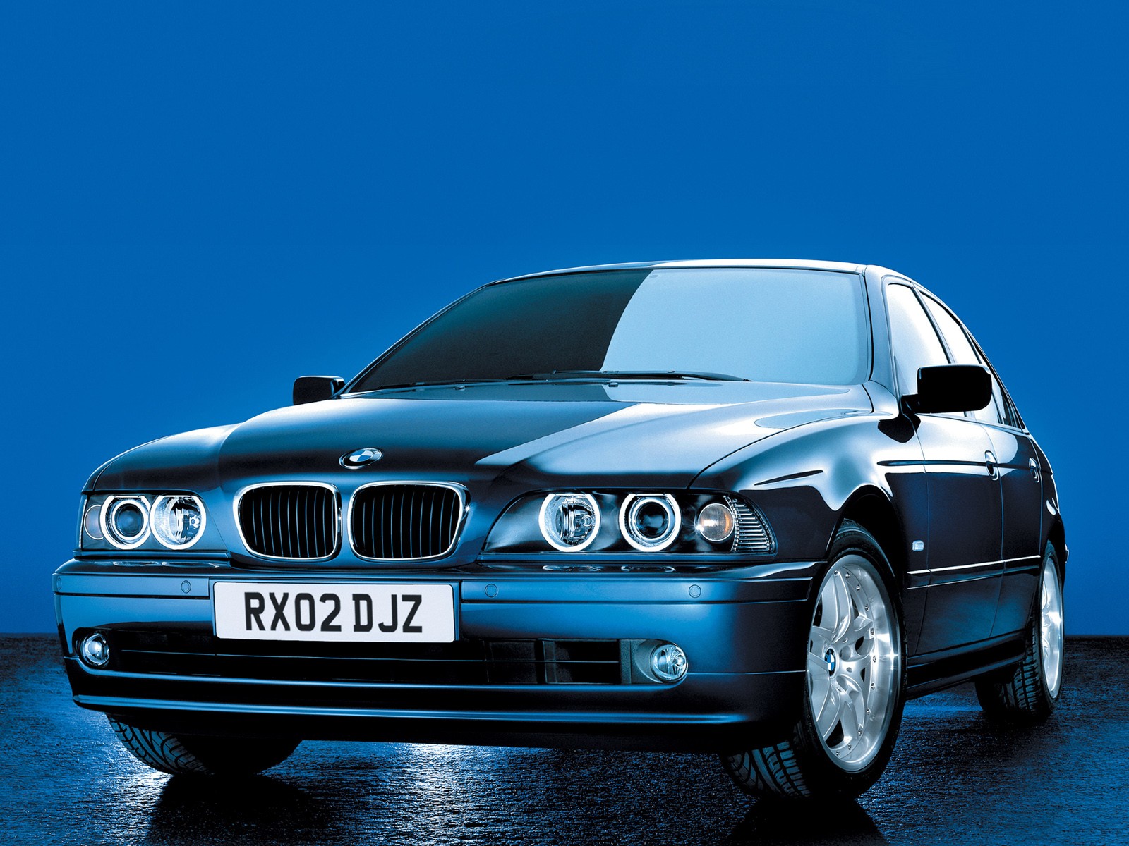 Bmw 5 Series Sedan photo 24