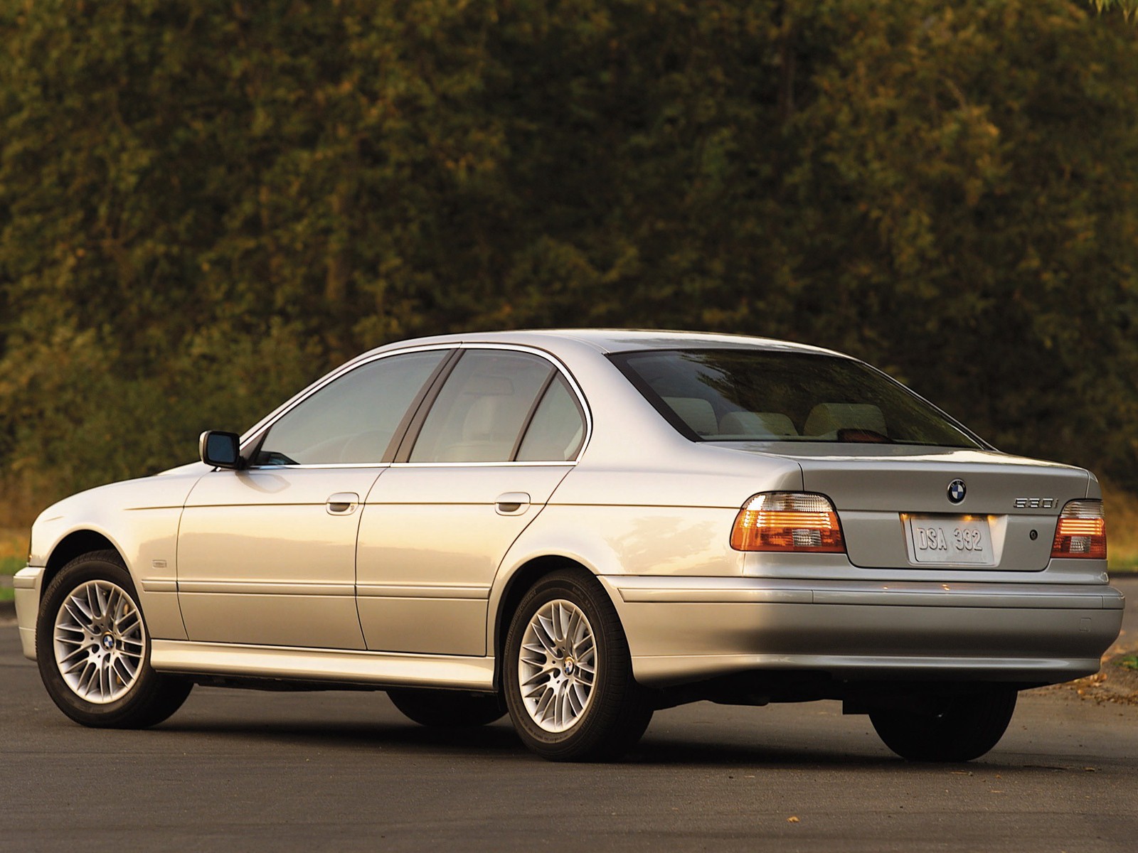 Bmw 5 Series Sedan photo 32