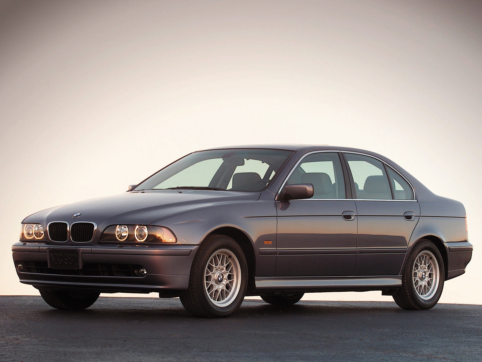 Bmw 5 Series Sedan photo 33