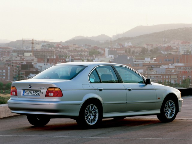 Bmw 5 Series Sedan Foto 36