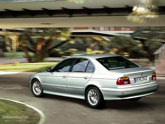 Bmw 5 Series Sedan Foto 1