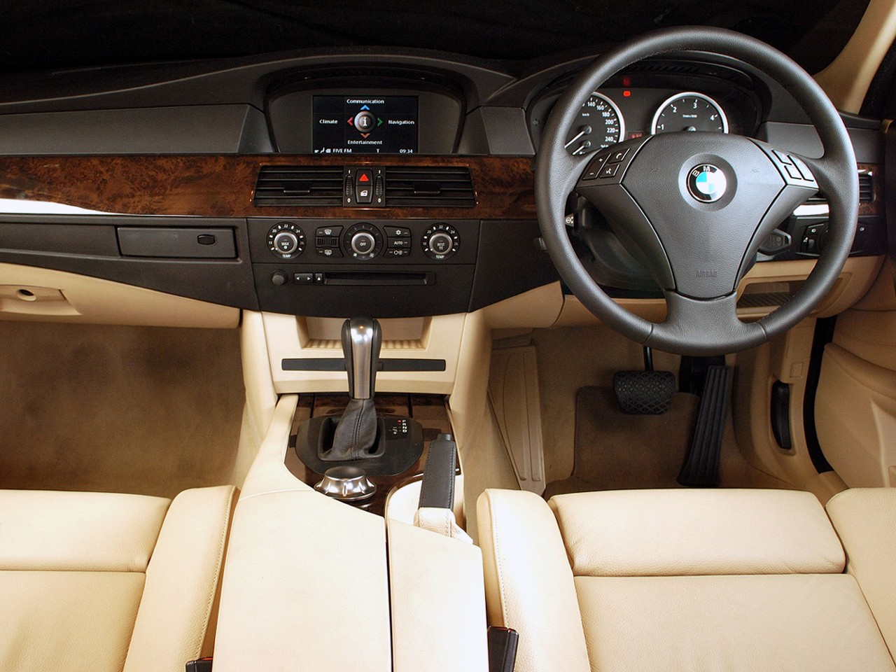 Bmw 5 Series Sedan photo 81