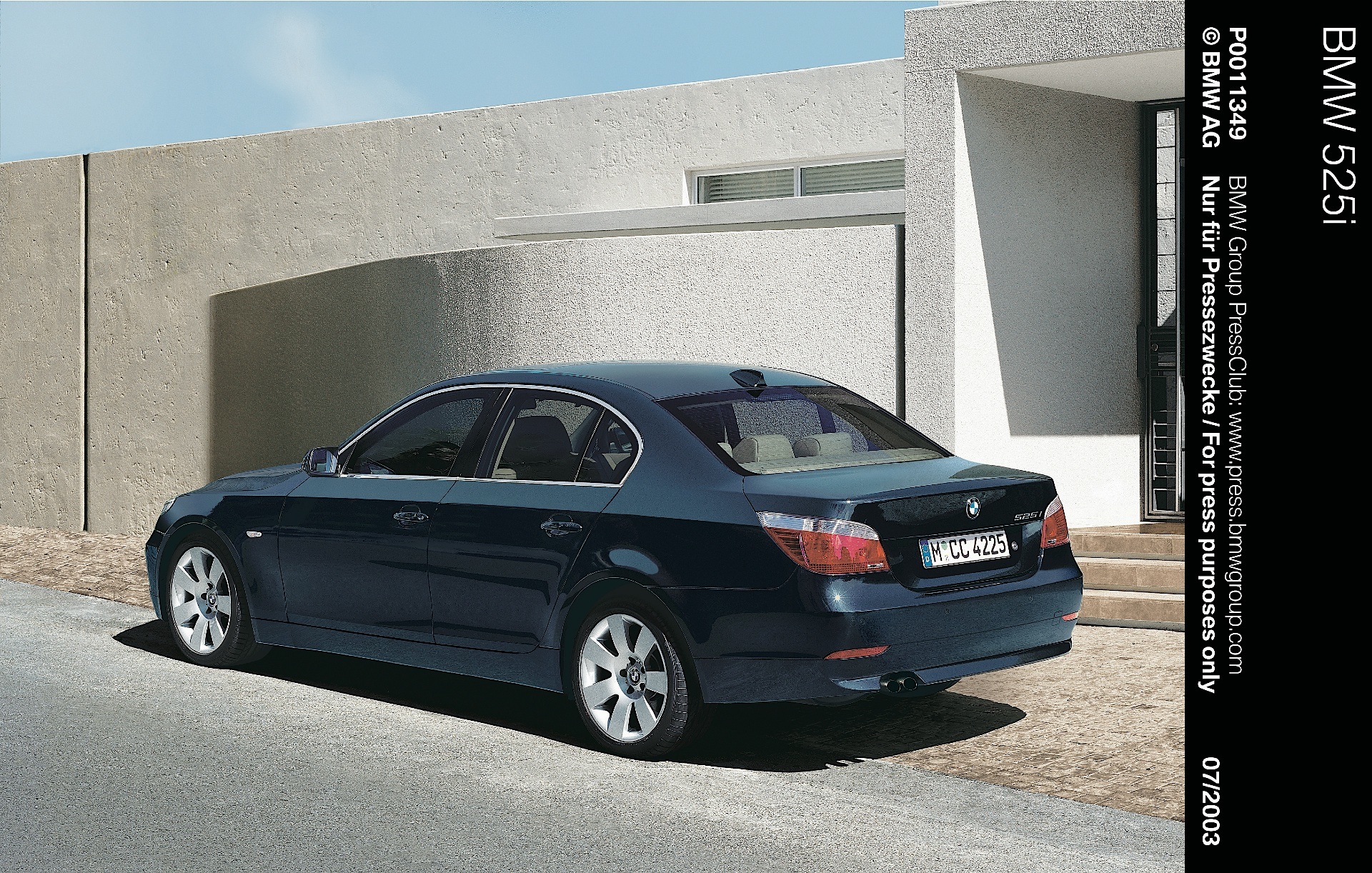 Bmw 5 Series Sedan photo 24