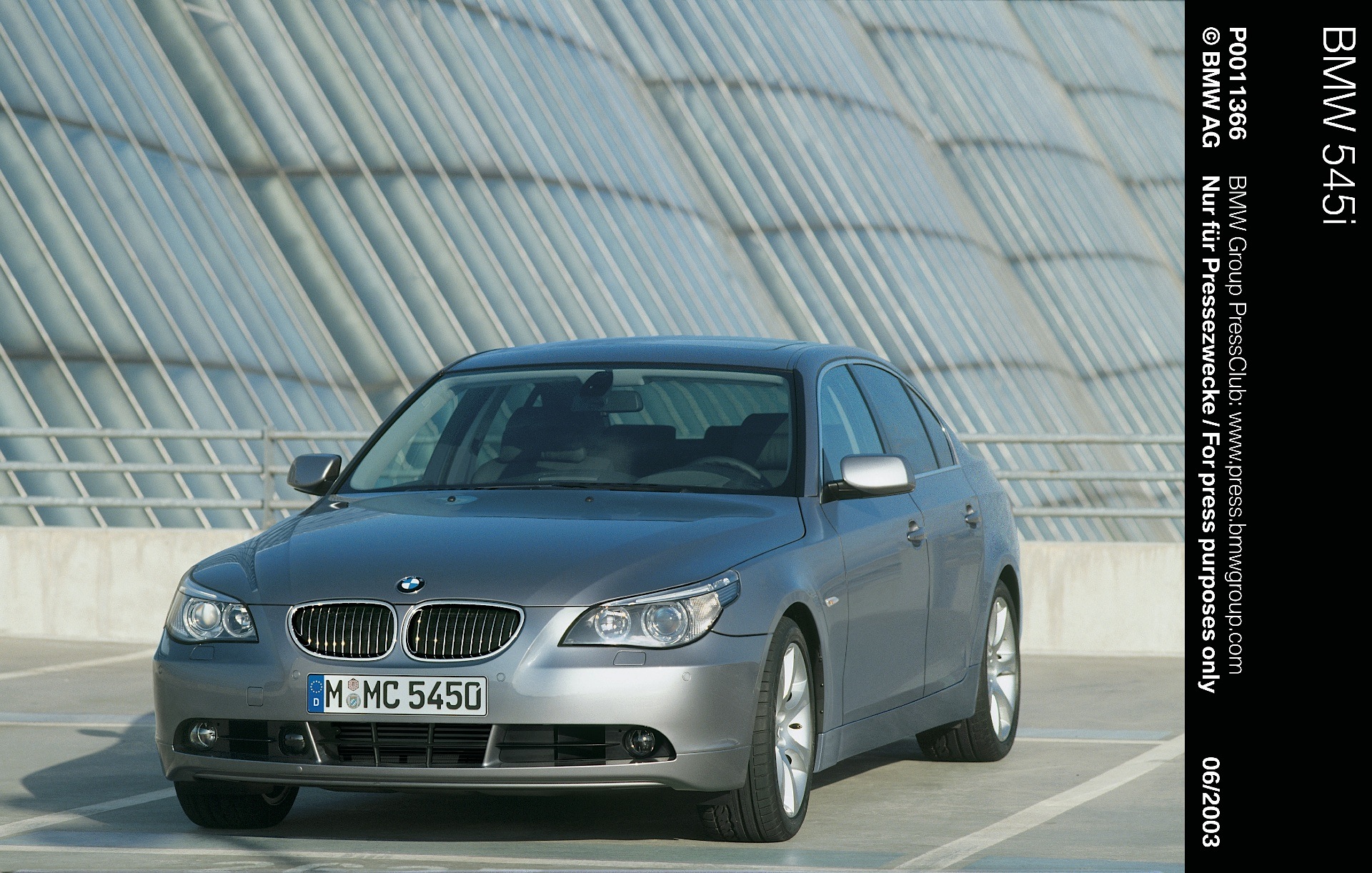 Bmw 5 Series Sedan photo 25