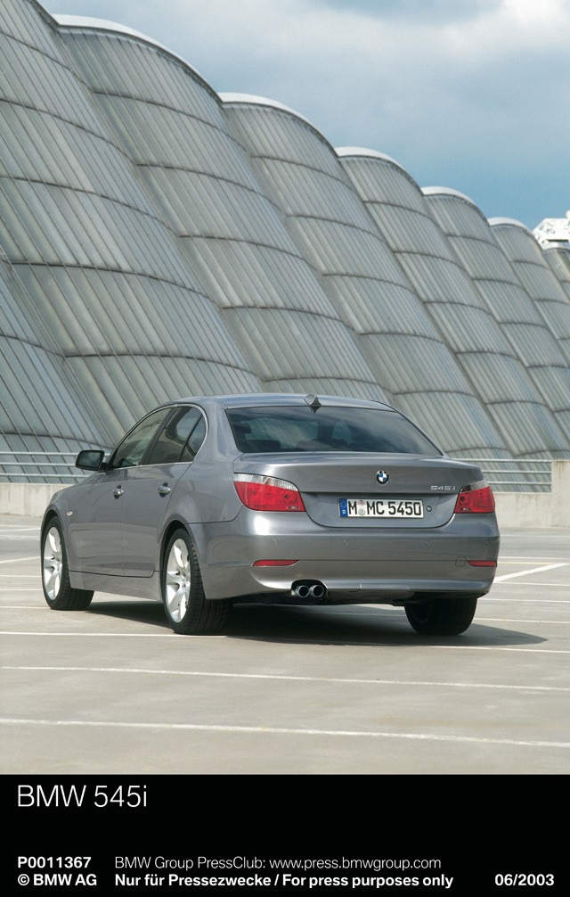 Bmw 5 Series Sedan foto 26