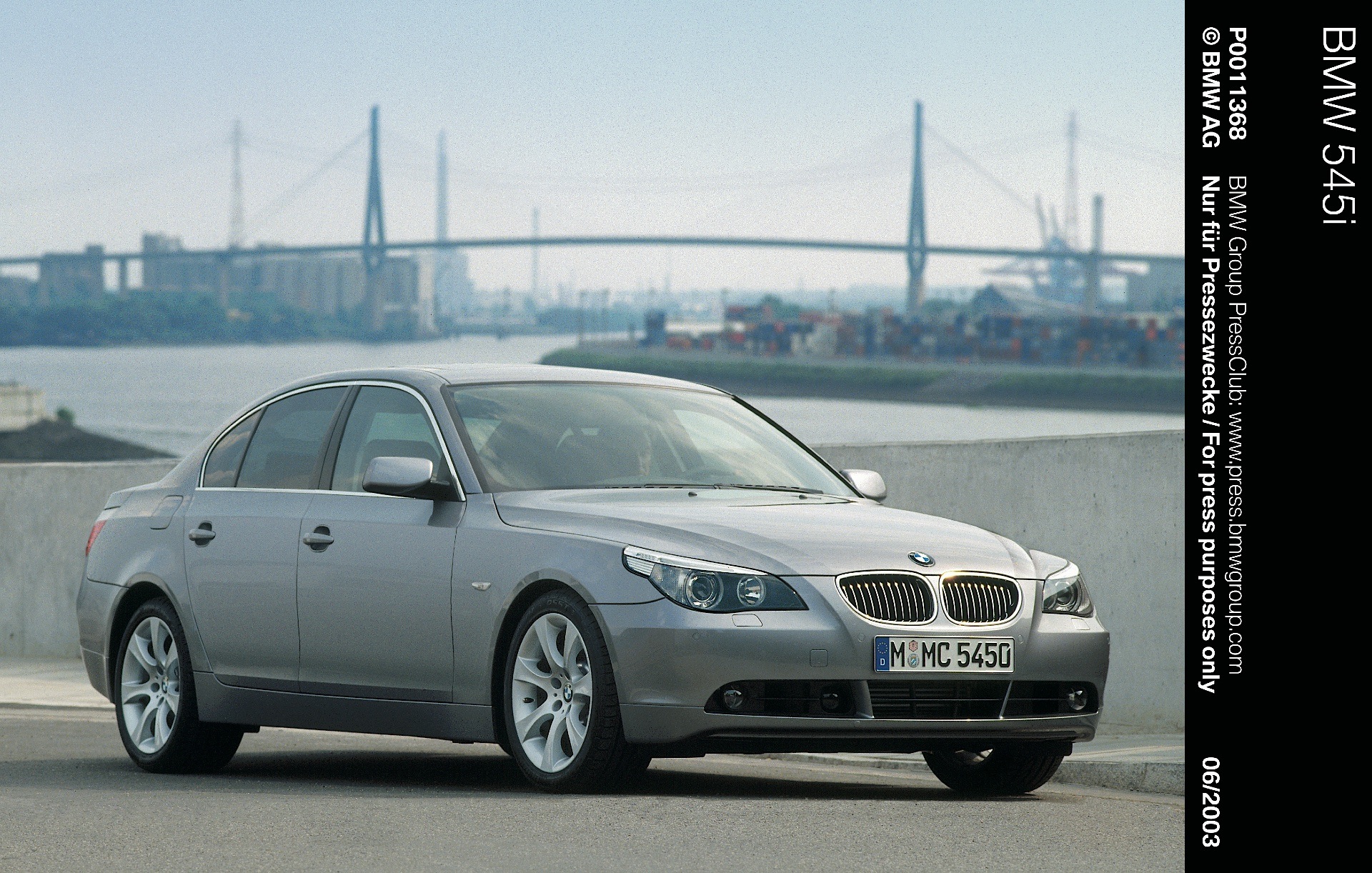 Bmw 5 Series Sedan photo 27