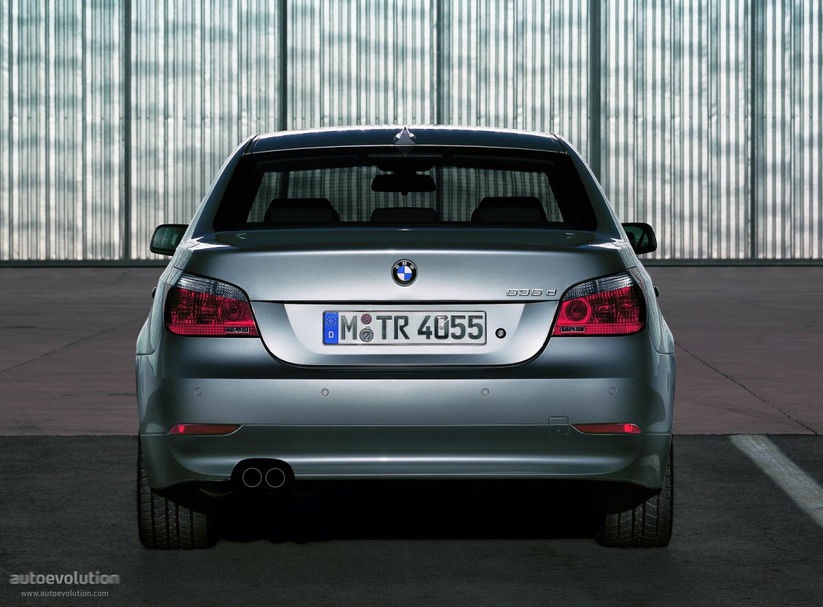 Bmw 5 Series Sedan photo 4