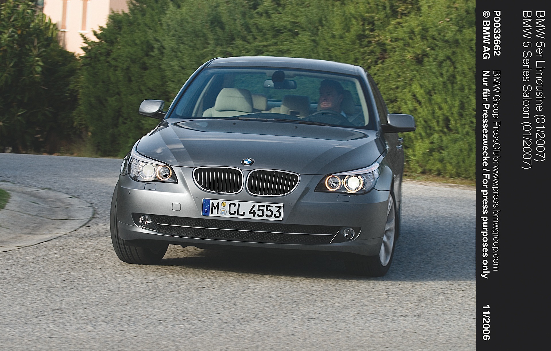 Bmw 5 Series Sedan photo 13