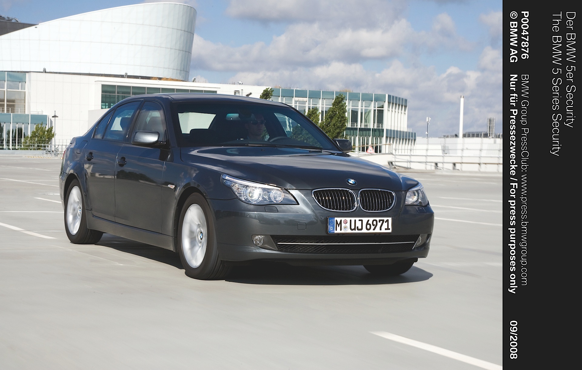 Bmw 5 Series Sedan photo 36