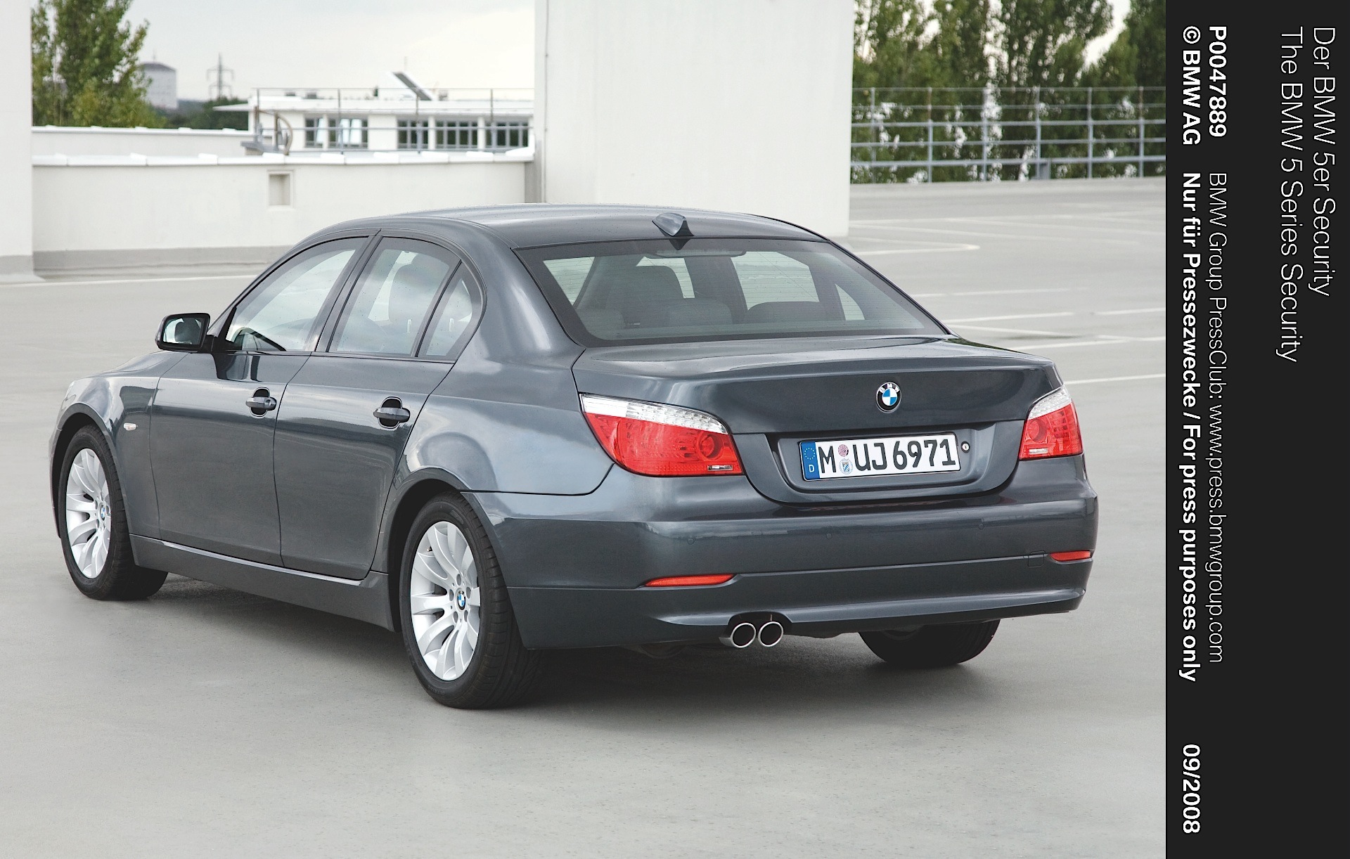 Bmw 5 Series Sedan photo 44