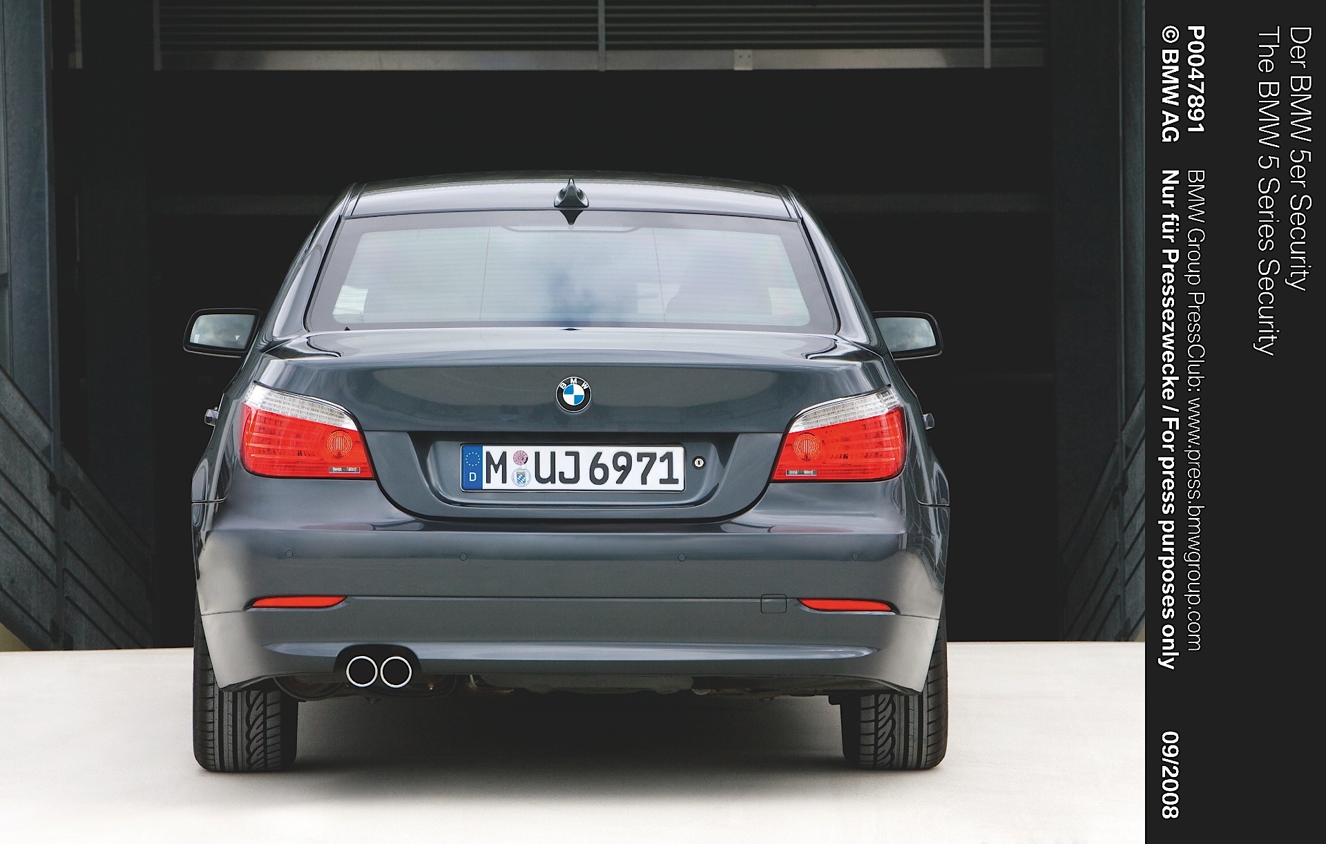 Bmw 5 Series Sedan photo 45
