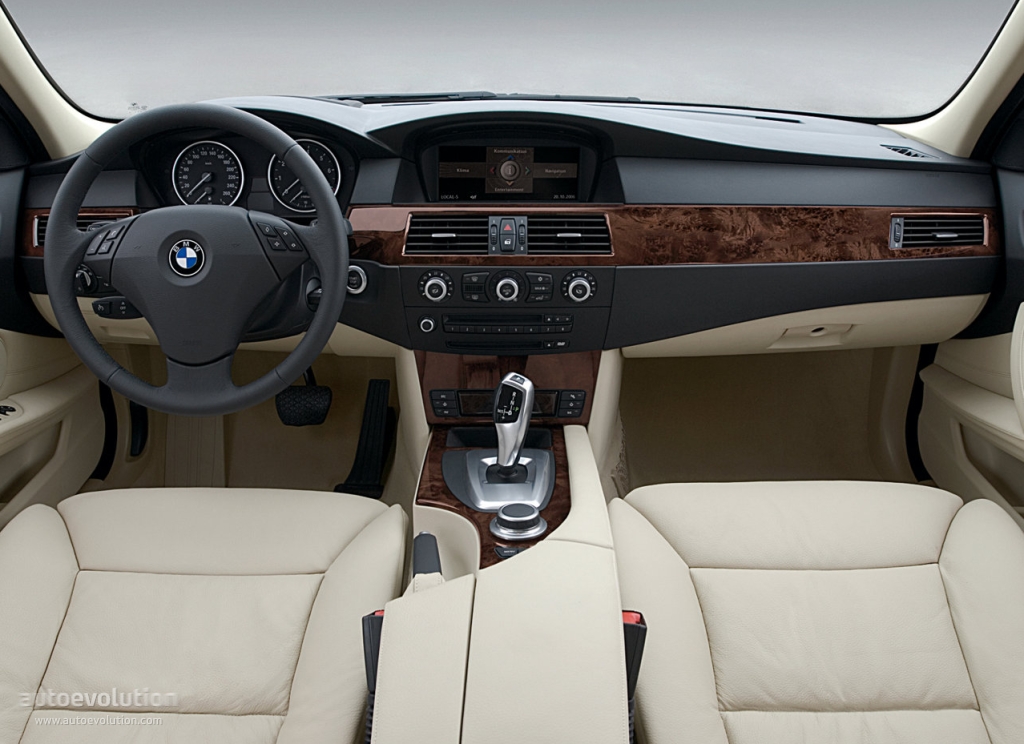 Bmw 5 Series Sedan photo 50