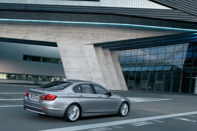 Bmw 5 Series Sedan foto 14
