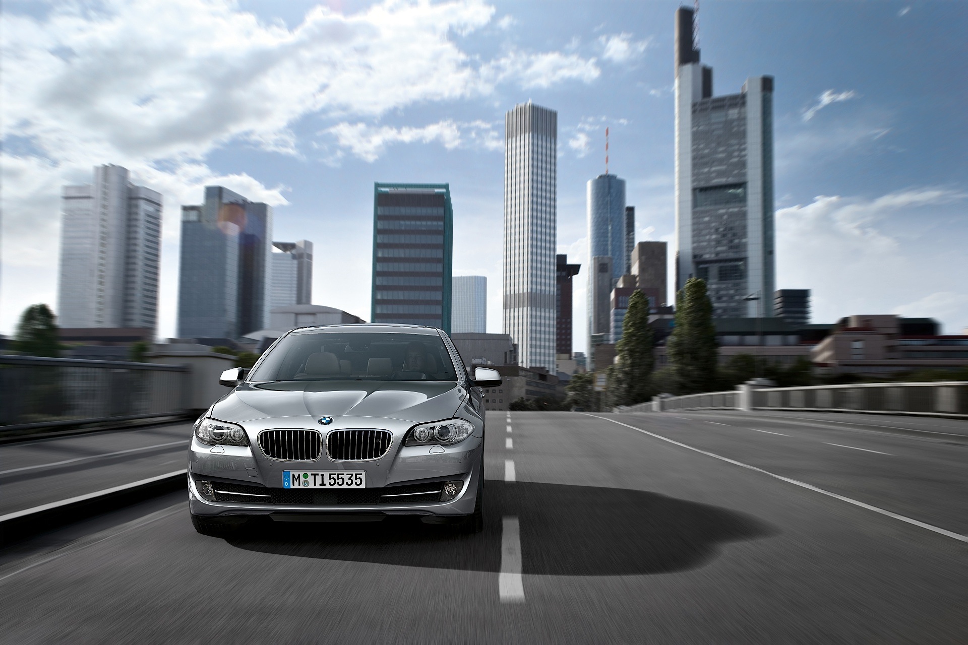 Bmw 5 Series Sedan photo 19