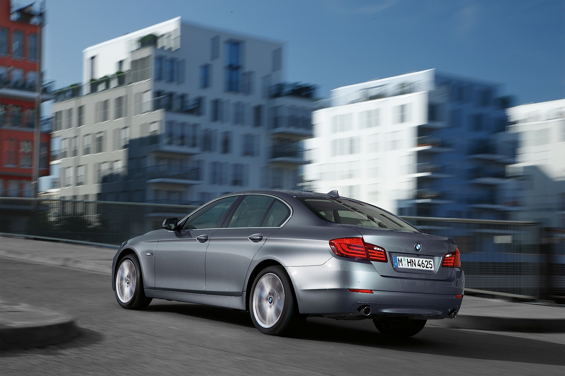 Bmw 5 Series Sedan photo 20