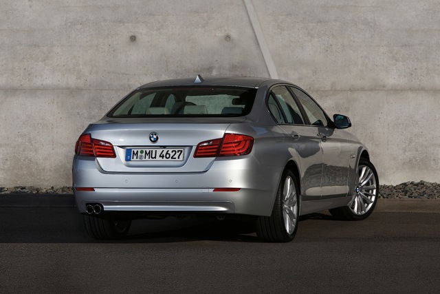 Bmw 5 Series Sedan foto 25