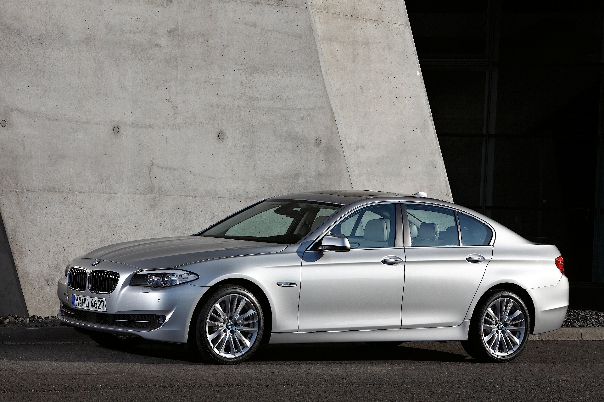 Bmw 5 Series Sedan photo 26