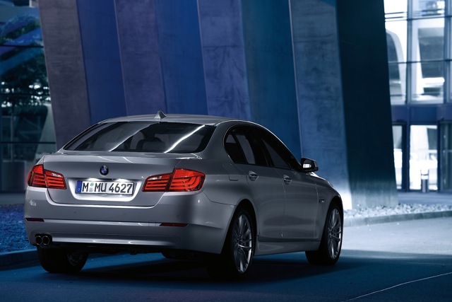 Bmw 5 Series Sedan foto 32