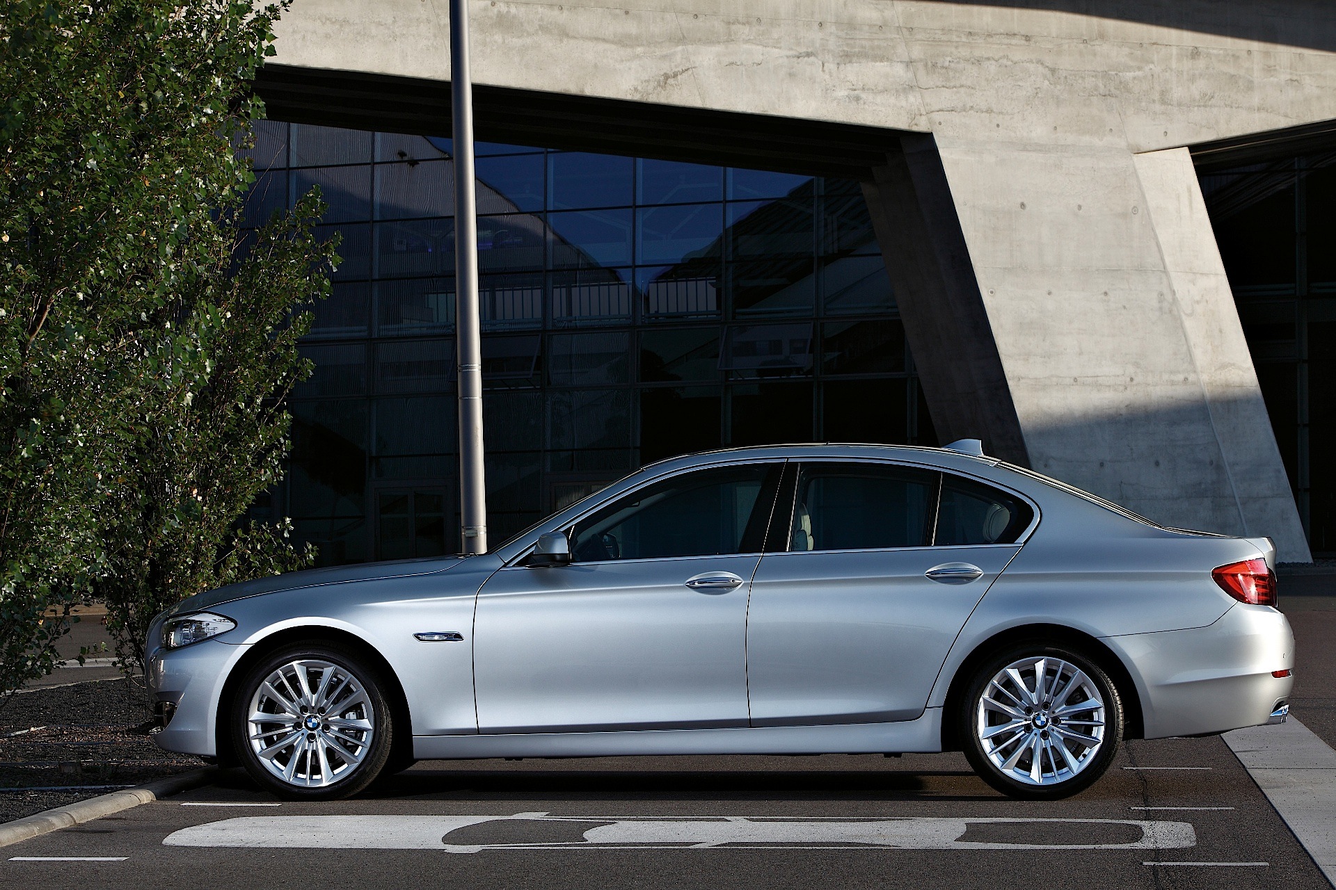 Bmw 5 Series Sedan photo 41