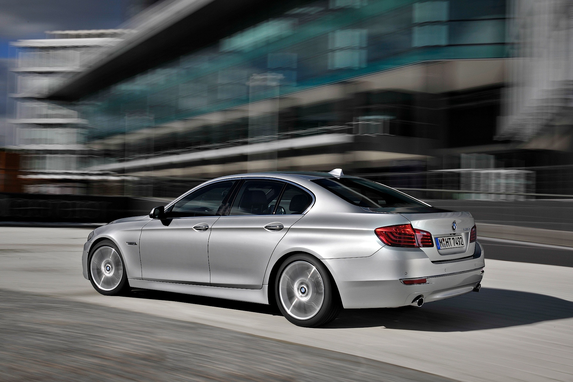 Bmw 5 Series Sedan photo 34