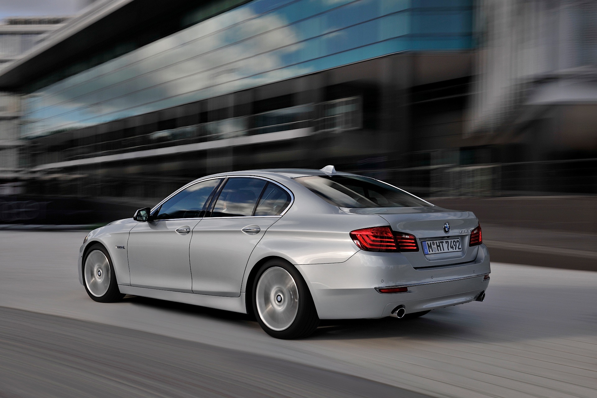 Bmw 5 Series Sedan photo 37