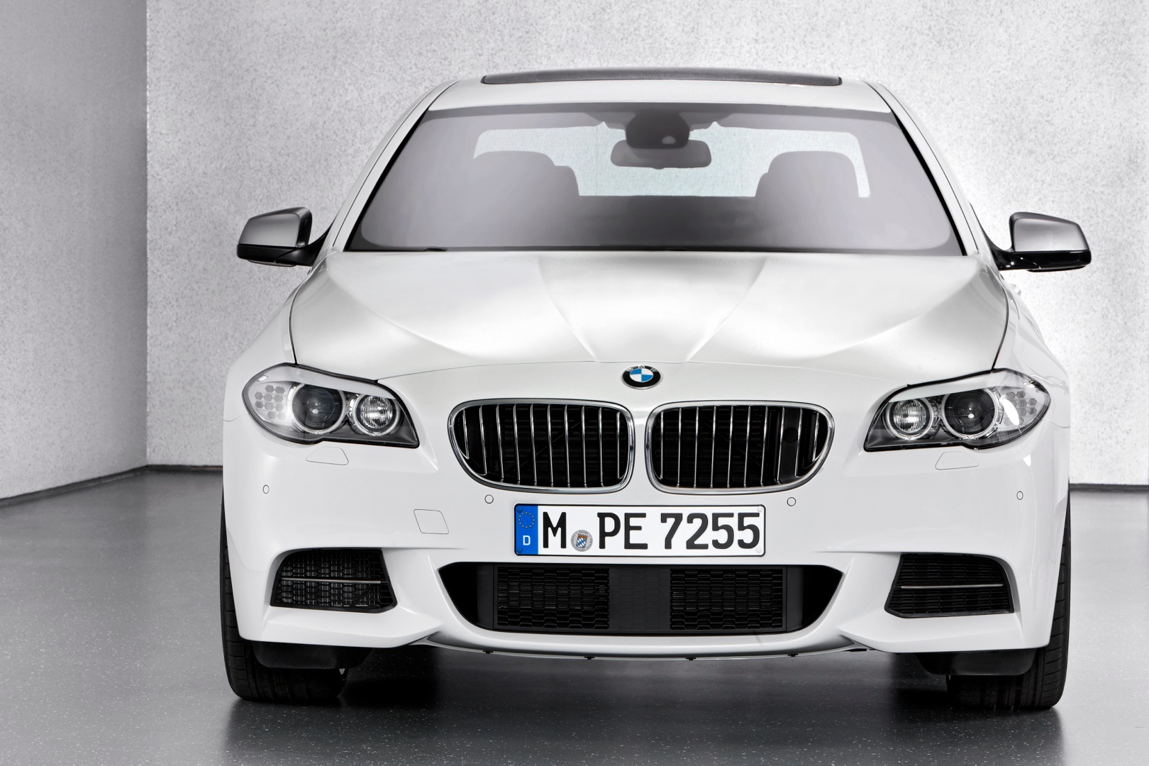 Bmw 5 Series Sedan photo 43