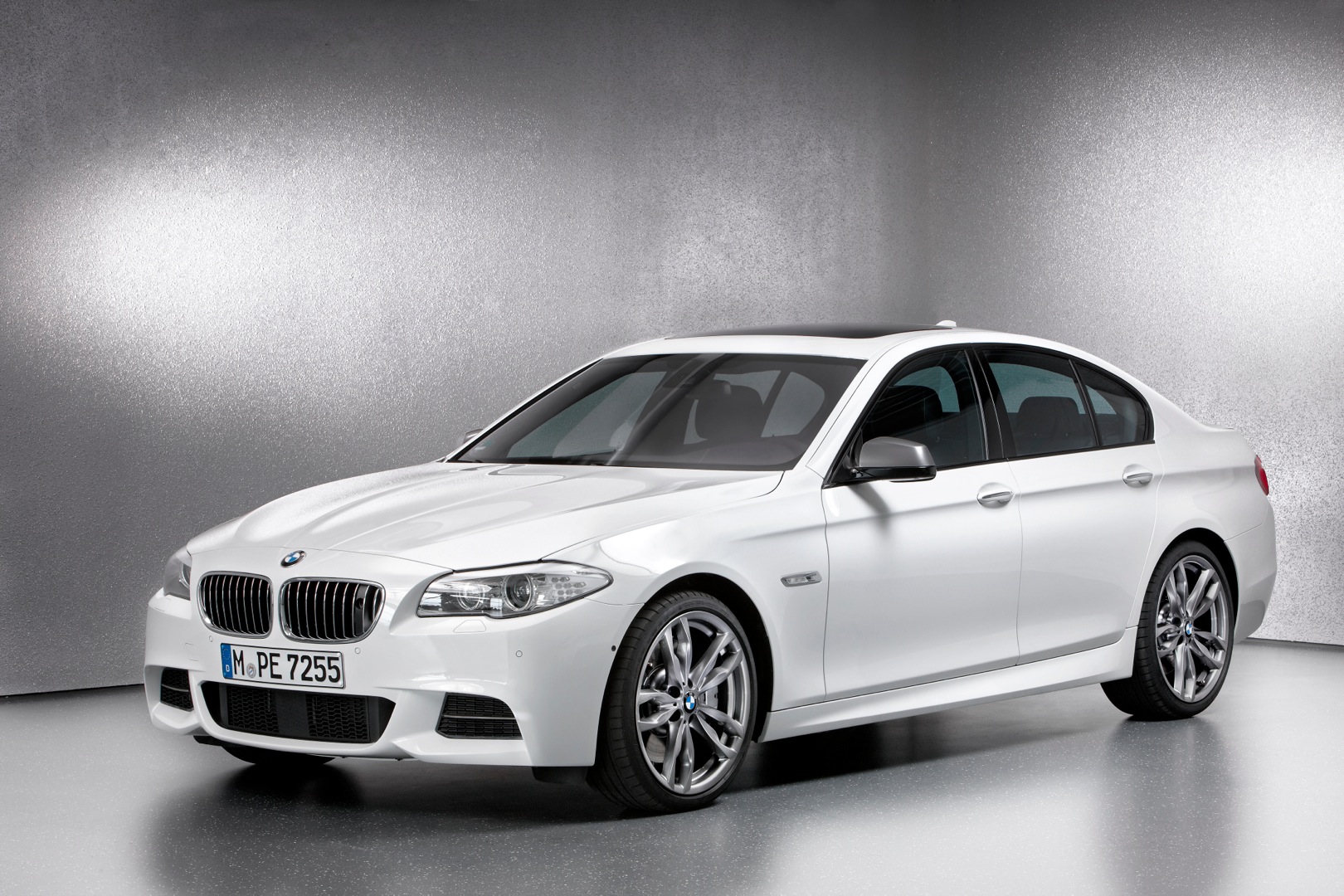 Bmw 5 Series Sedan photo 44