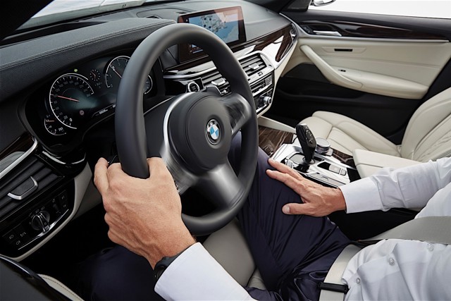 Bmw 5 Series Sedan photo 92