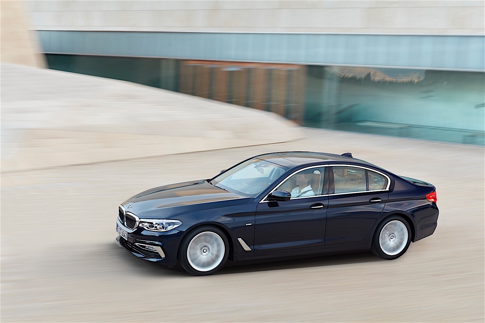 Bmw 5 Series Sedan photo 4