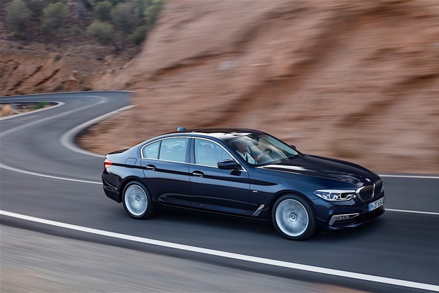 Bmw 5 Series Sedan photo 8