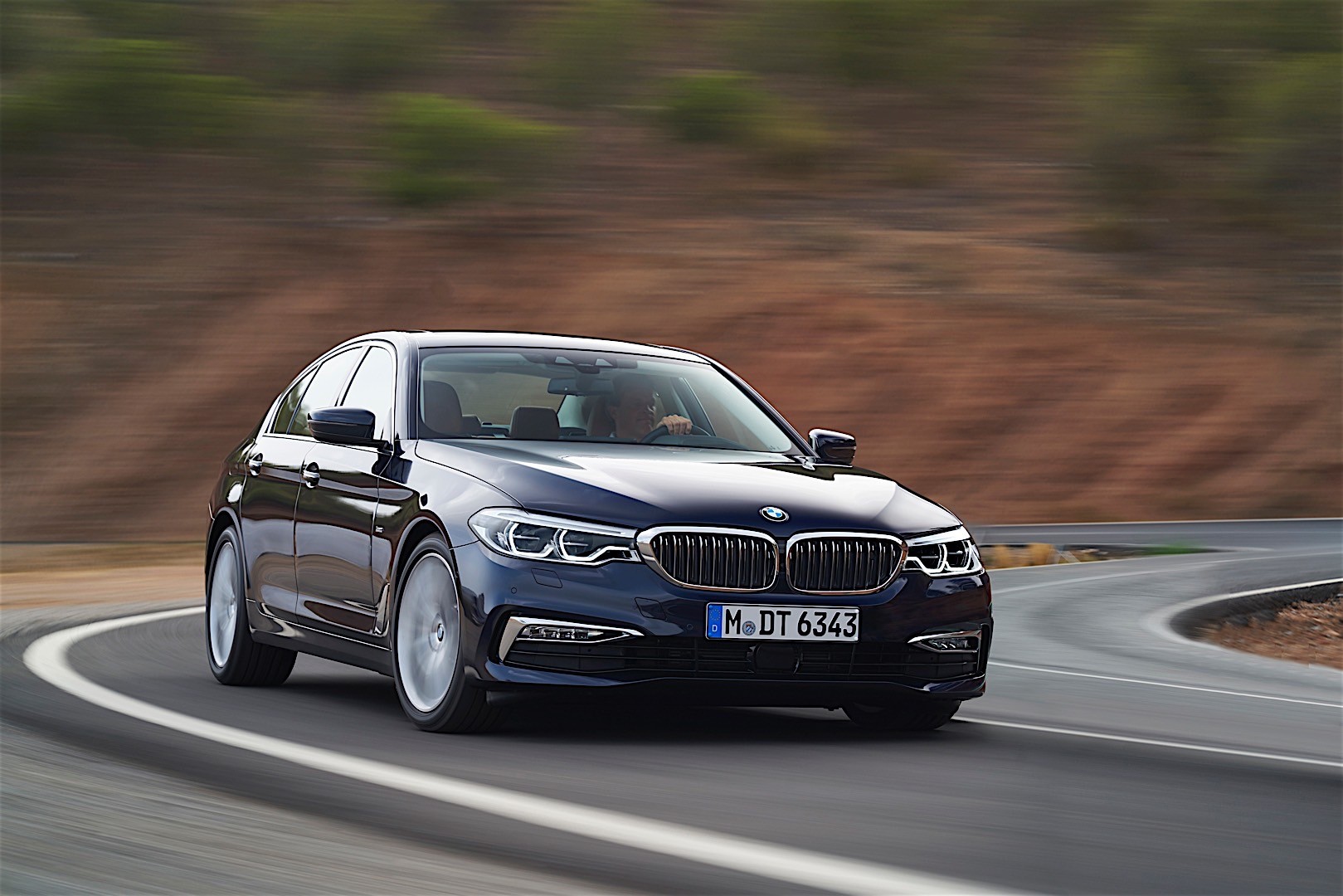 Bmw 5 Series Sedan photo 10