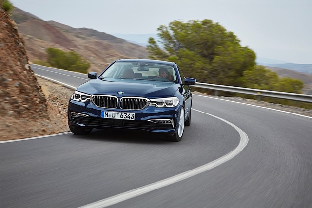 Bmw 5 Series Sedan photo 11