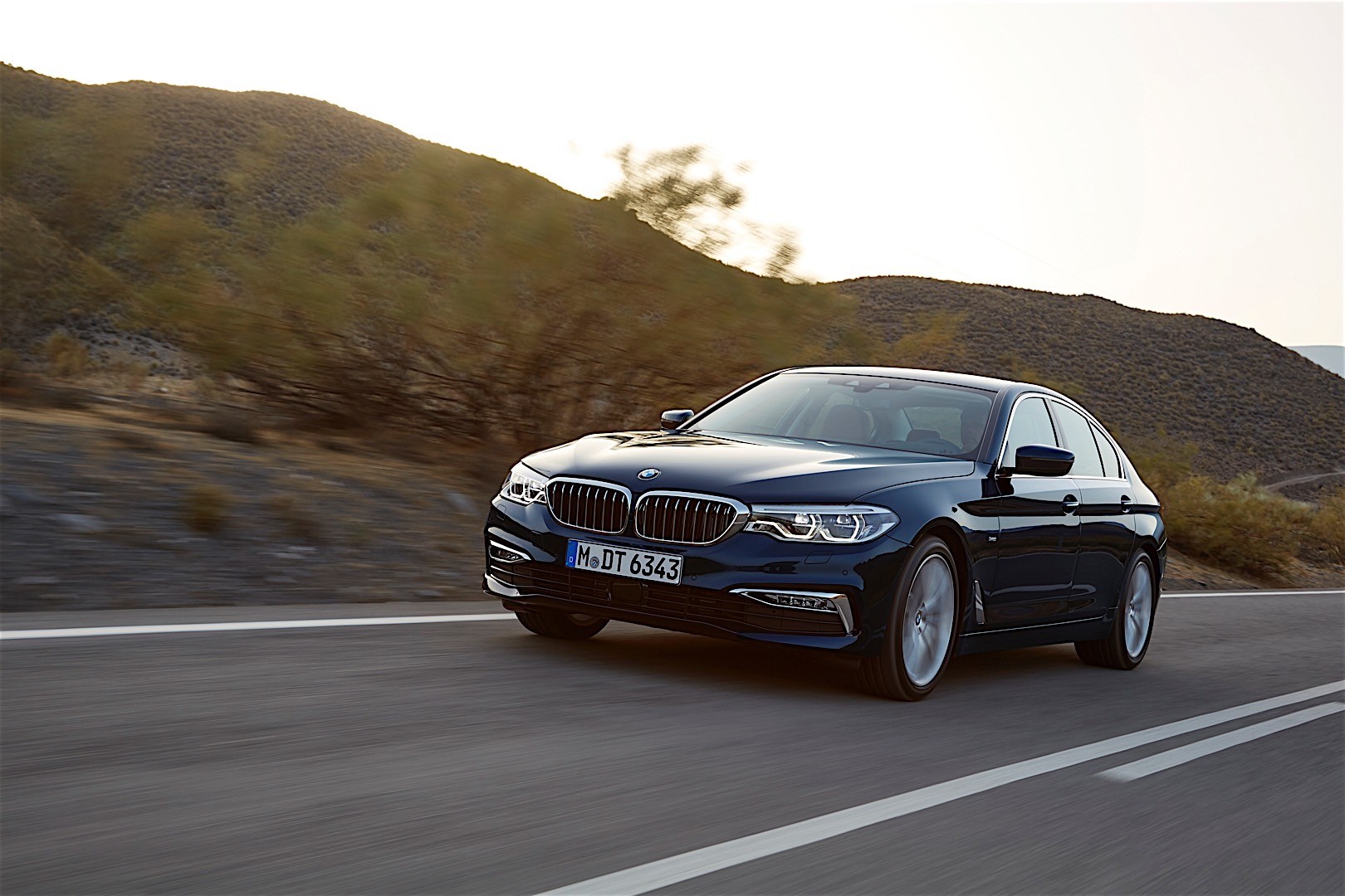 Bmw 5 Series Sedan photo 14