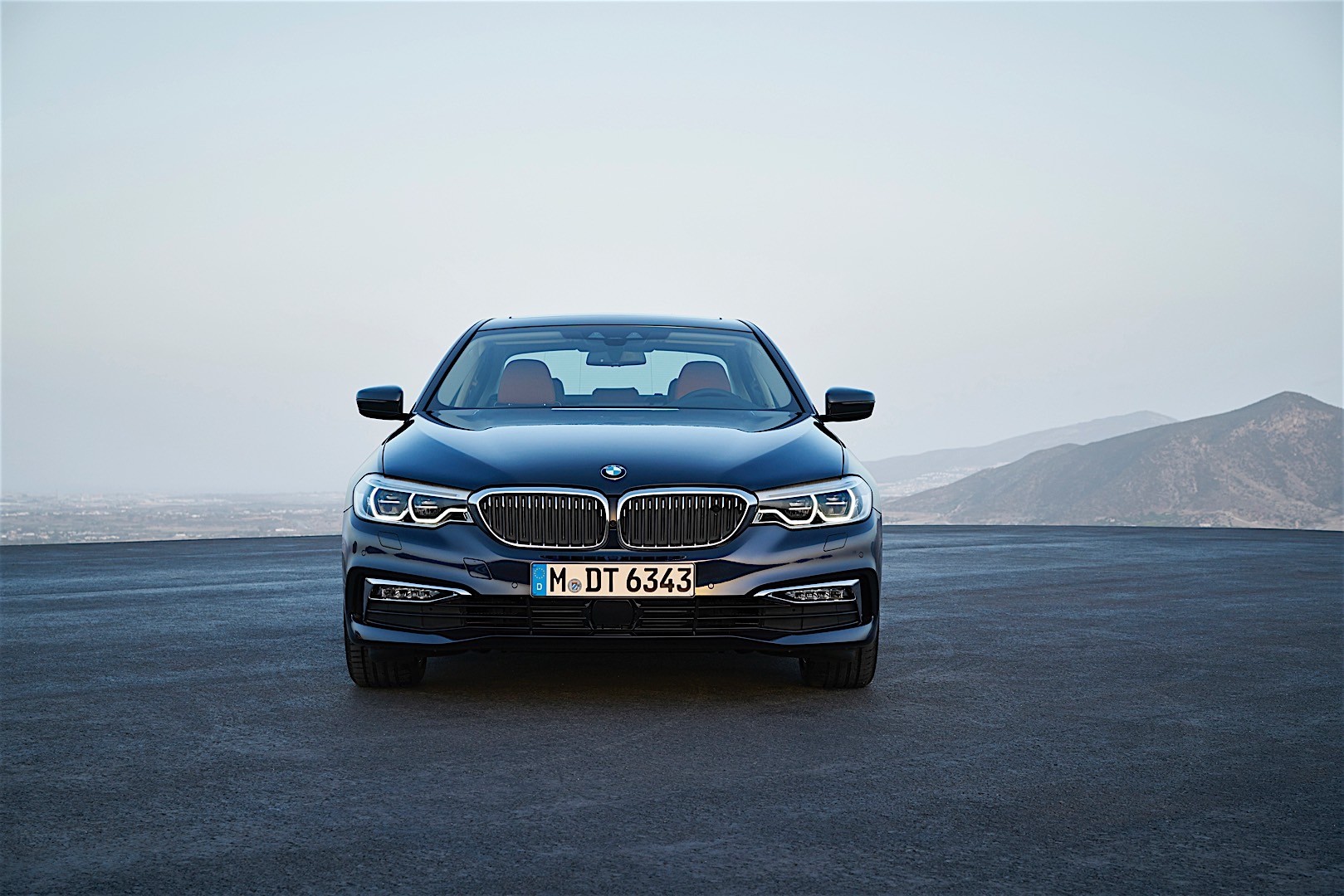 Bmw 5 Series Sedan photo 18