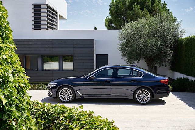 Bmw 5 Series Sedan photo 20