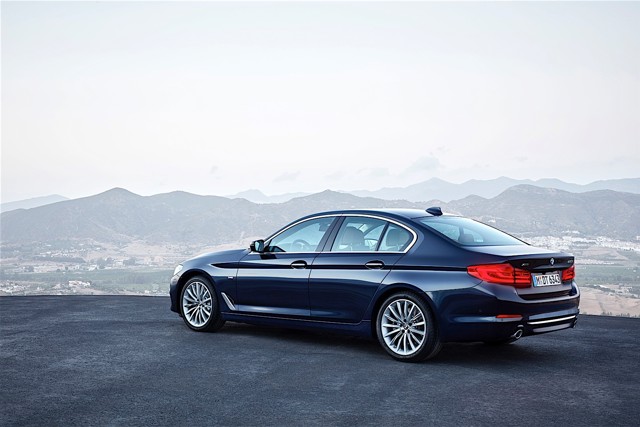 Bmw 5 Series Sedan photo 21