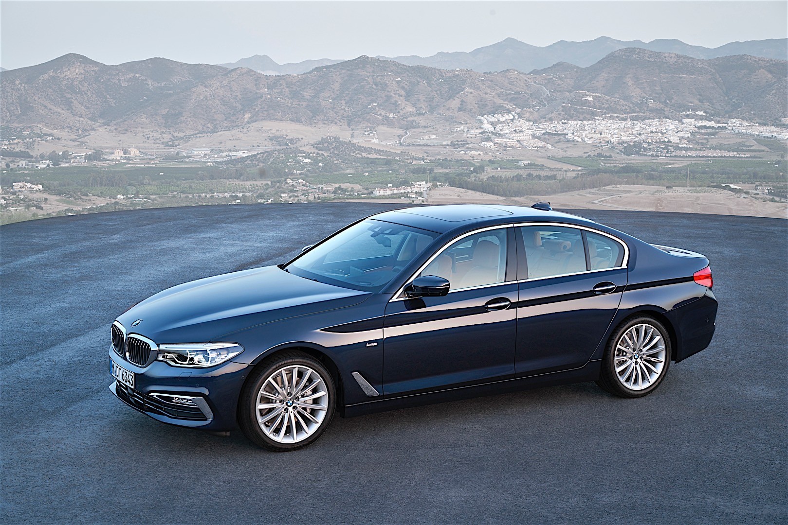 Bmw 5 Series Sedan photo 23