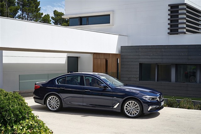 Bmw 5 Series Sedan photo 25