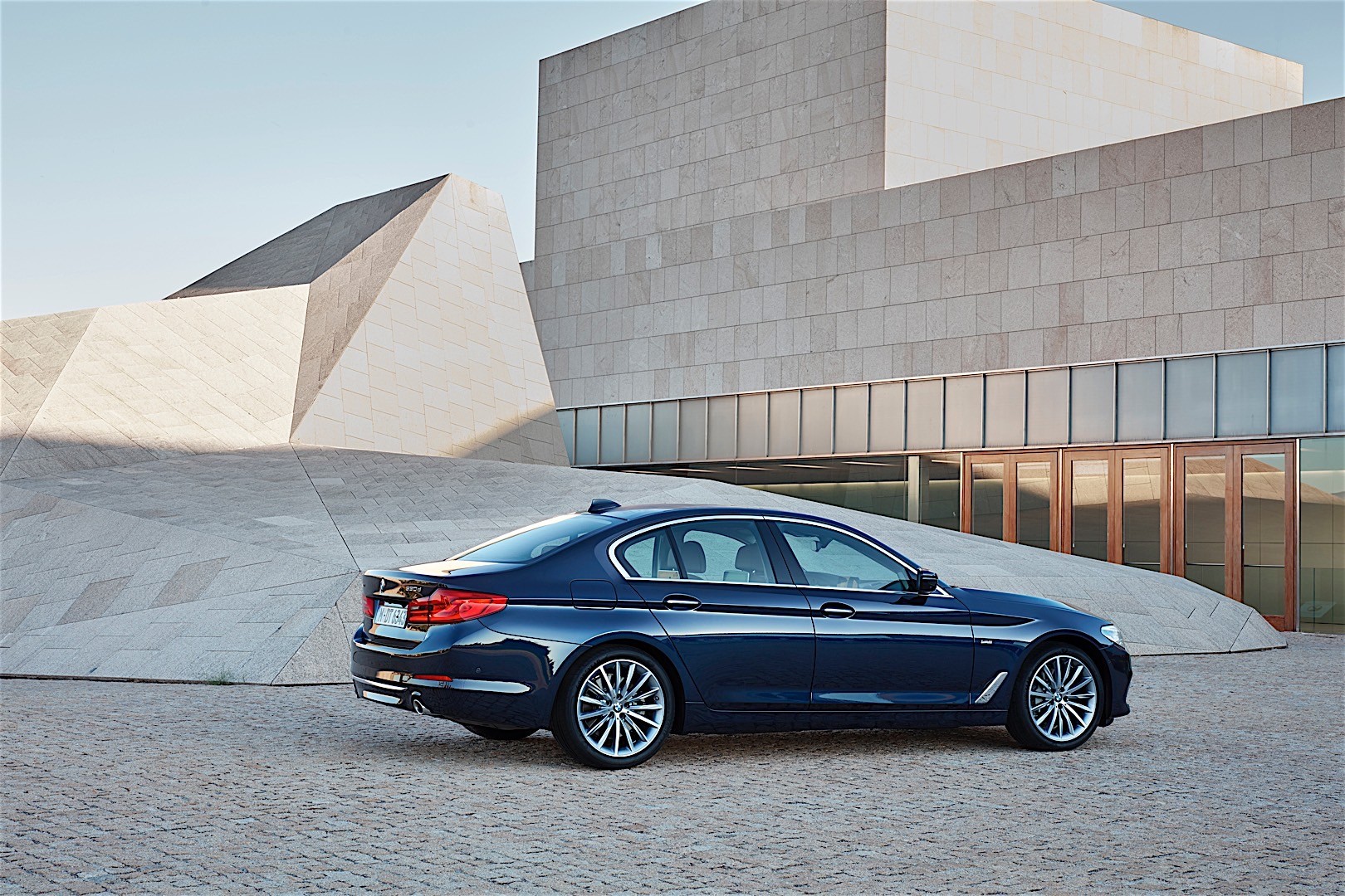 Bmw 5 Series Sedan photo 27