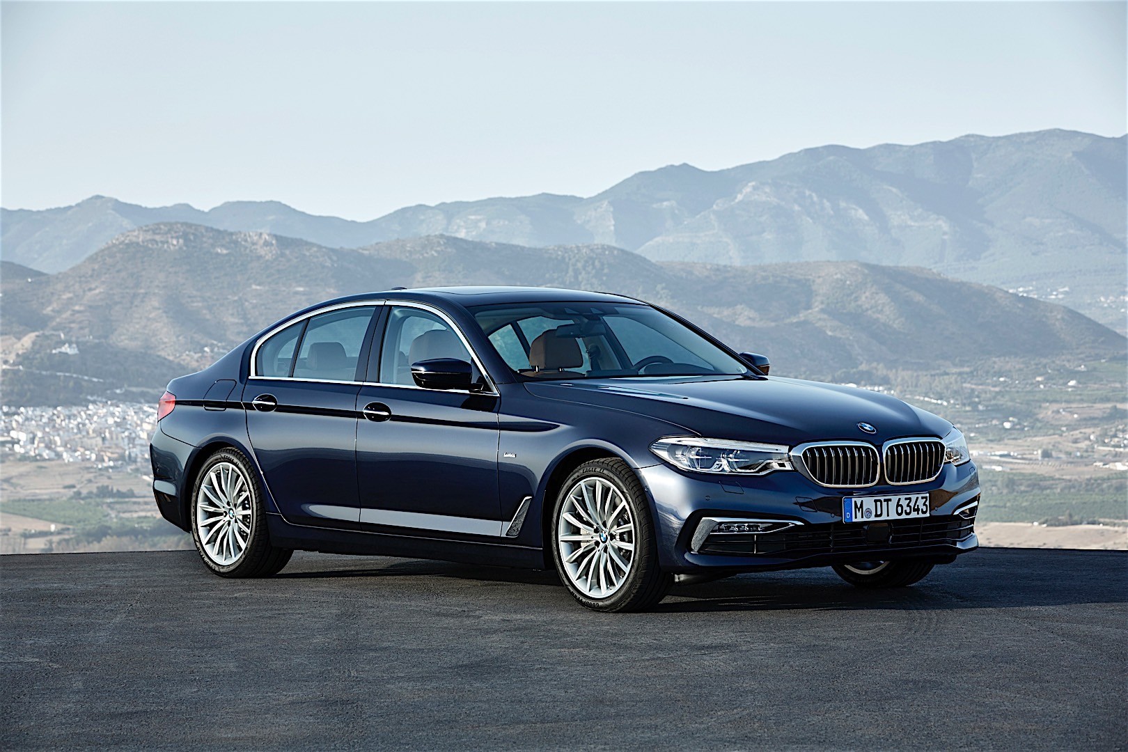 Bmw 5 Series Sedan photo 28