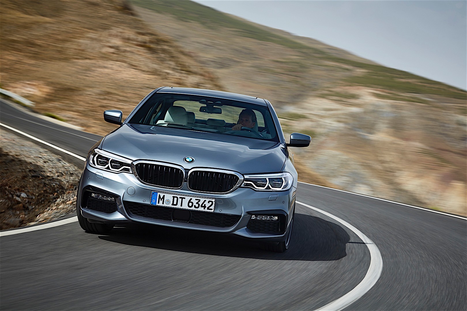 Bmw 5 Series Sedan photo 43