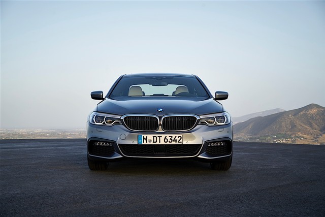 Bmw 5 Series Sedan photo 45