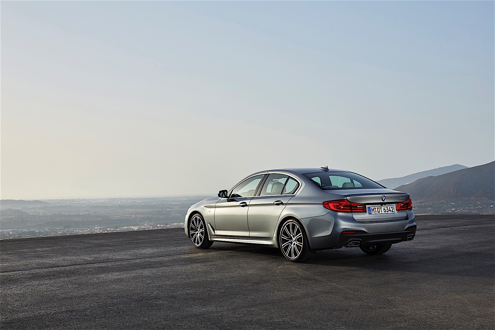 Bmw 5 Series Sedan photo 47