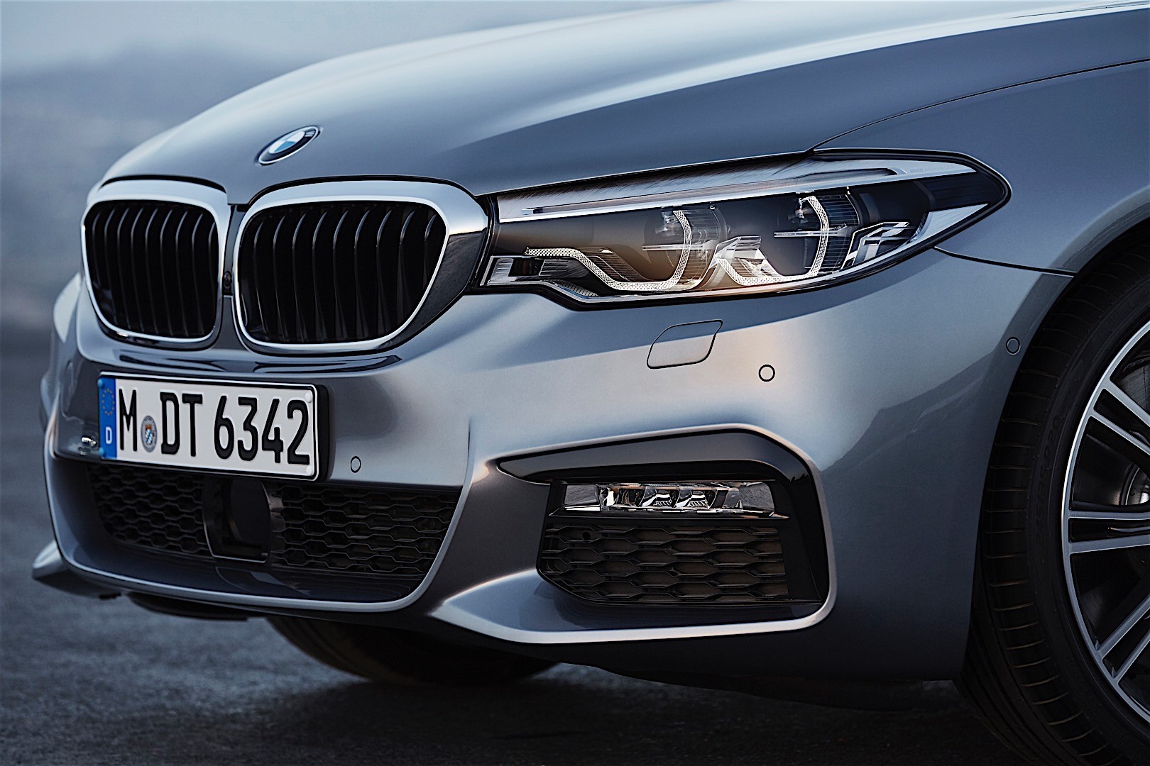 Bmw 5 Series Sedan photo 60