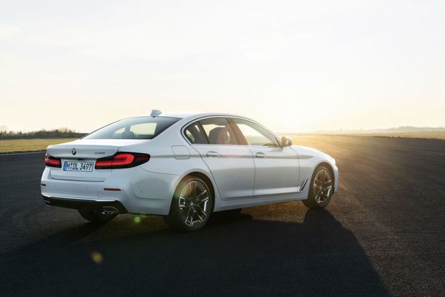 Bmw 5 Series Sedan photo 65