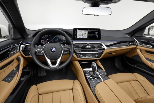 Bmw 5 Series Sedan photo 165